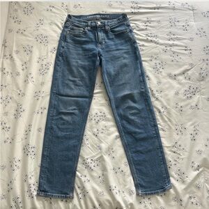 American Eagle Straight Leg/Mid rise